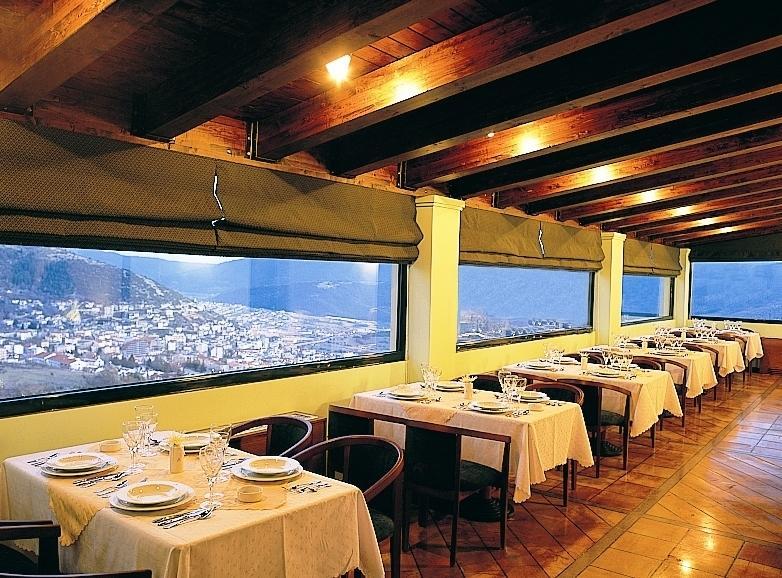 Avaris Hotel Karpenisi Exterior photo
